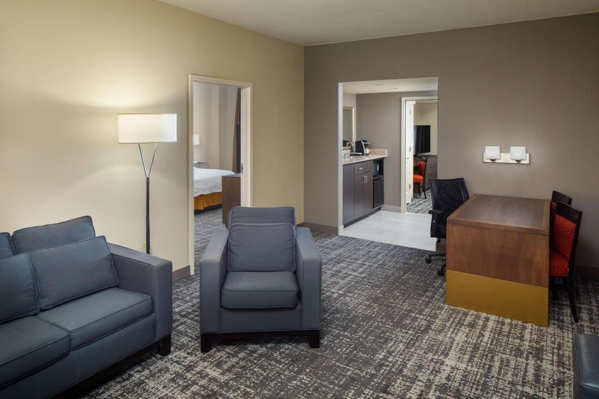 Embassy Suites By Hilton Laredo Ngoại thất bức ảnh