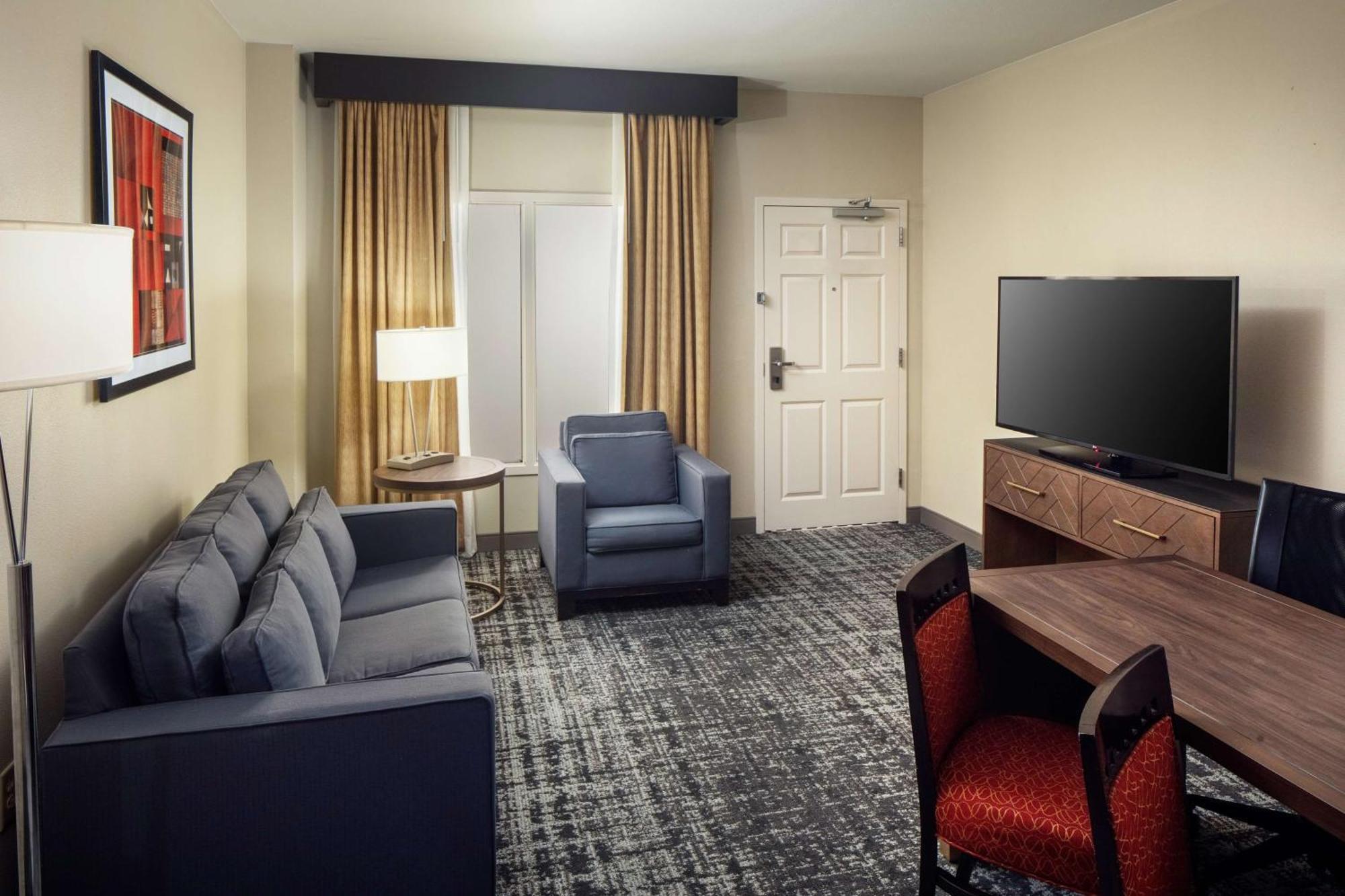 Embassy Suites By Hilton Laredo Ngoại thất bức ảnh