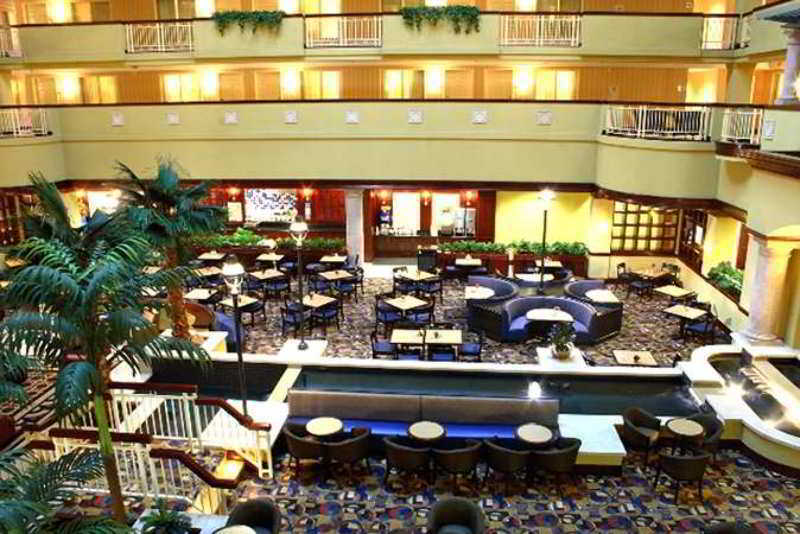 Embassy Suites By Hilton Laredo Ngoại thất bức ảnh